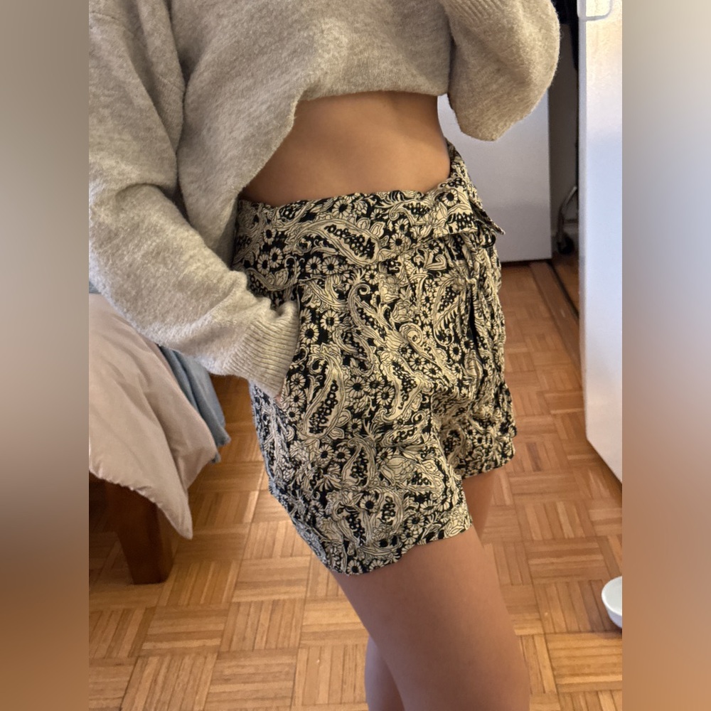 Zara Black and Cream High Waist Shorts